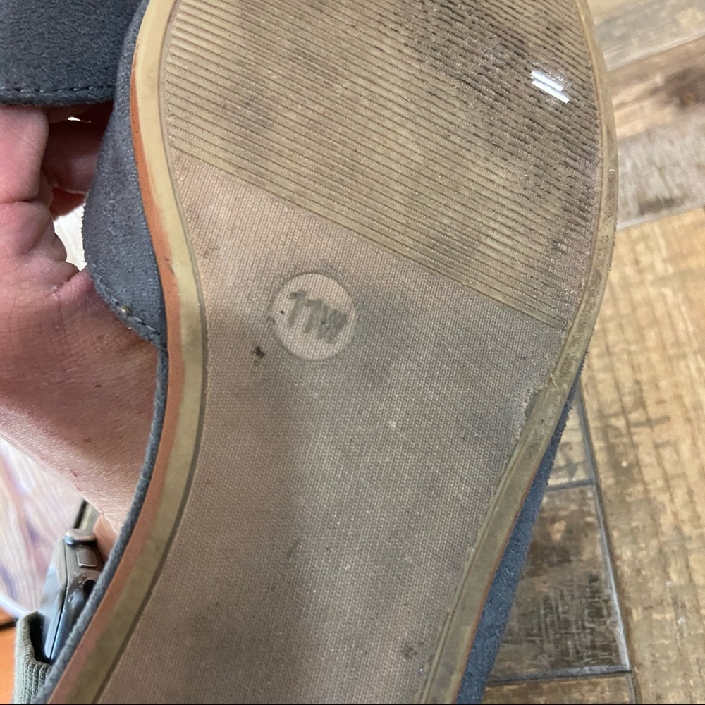 Gray suede open flats size 11Wide - Picture 7 of 9